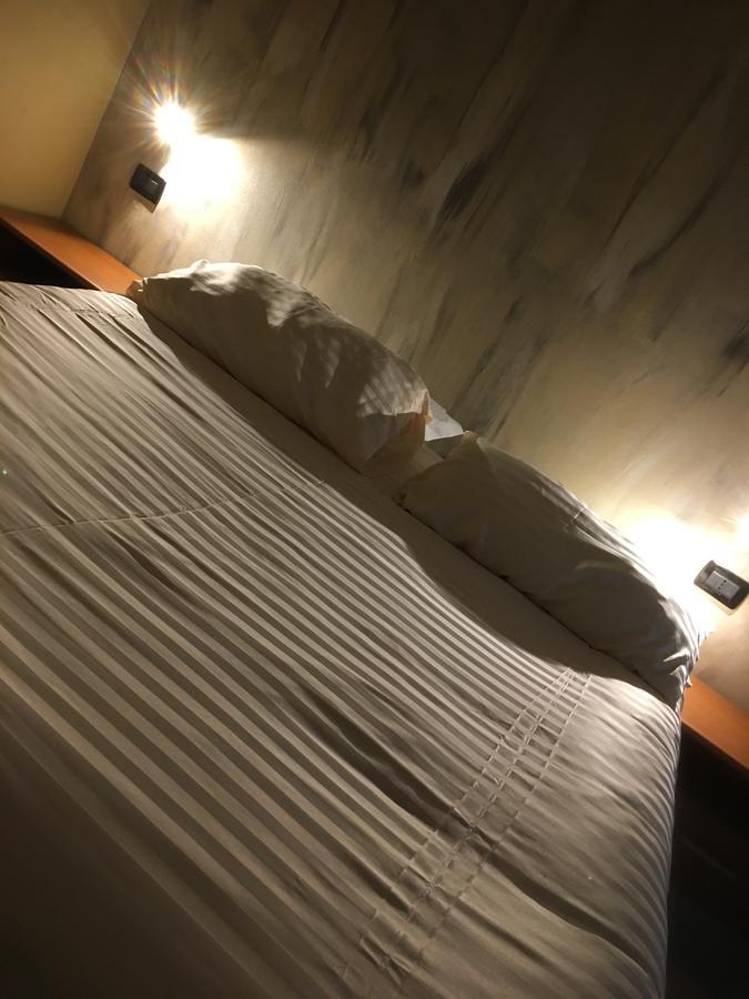 拉盖思特豪斯住宿加早餐旅馆 Poirino 外观 照片