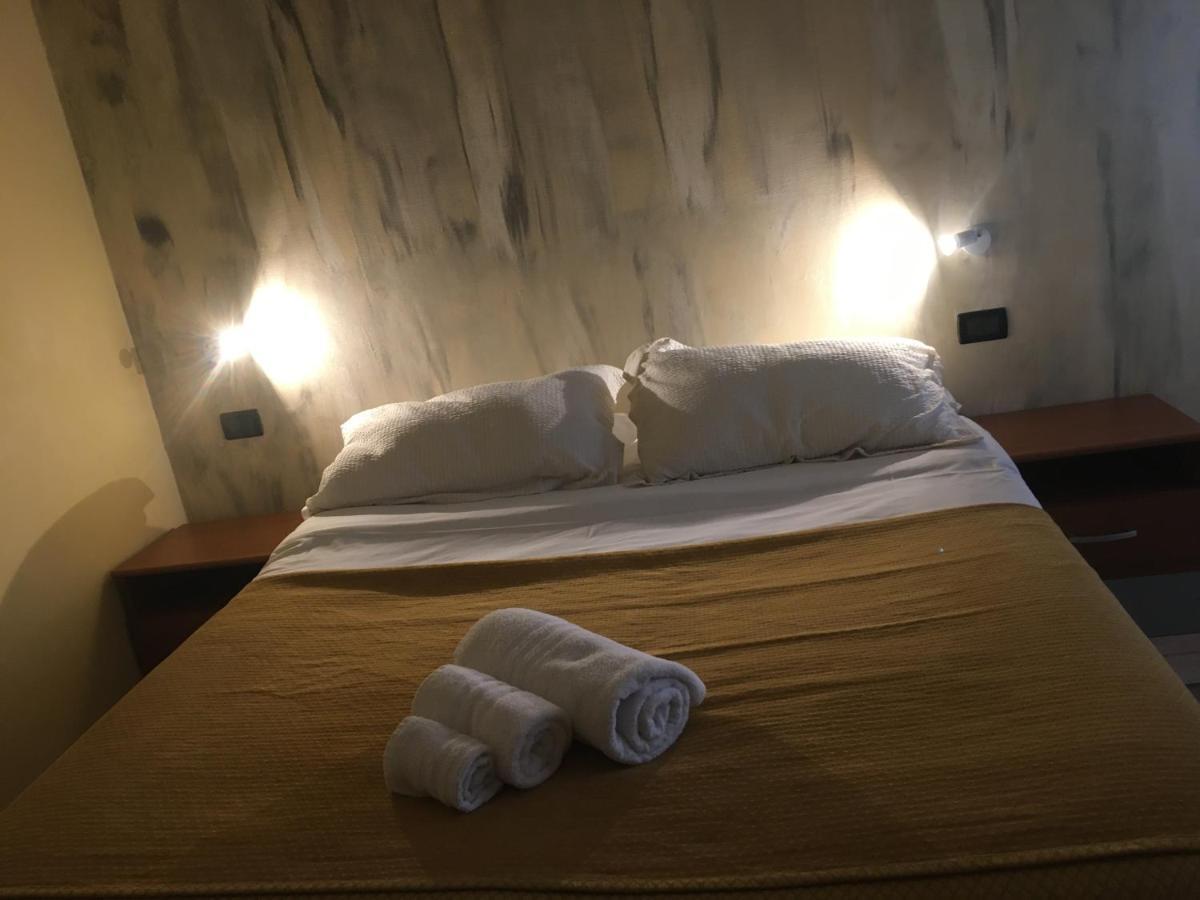 拉盖思特豪斯住宿加早餐旅馆 Poirino 外观 照片